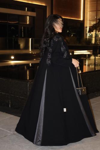 عبايه رقم 48 كلوش بكسرات