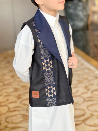 سديري الورود البيضاء لنن اسود