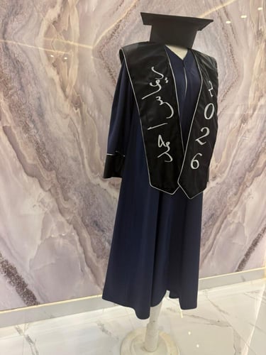 عباية التخرج – إطلالة لا تُنسى