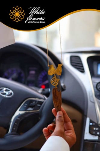 تعليقة بحفر ماسكين يد بعض