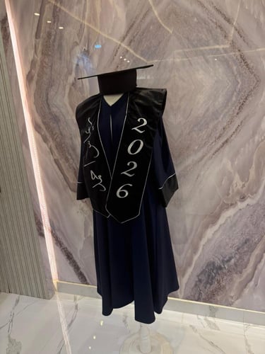 عباية التخرج – إطلالة لا تُنسى