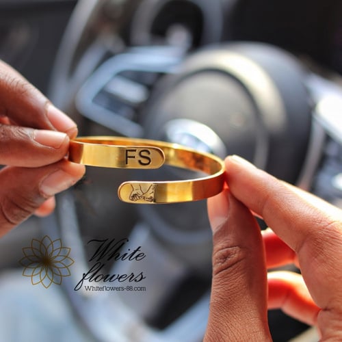 سواره بحفر ماسكين يد بعض