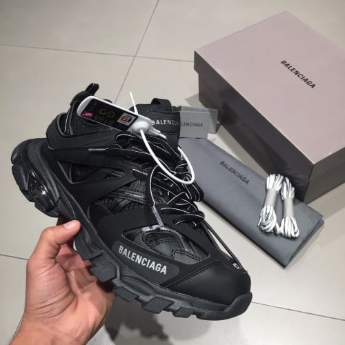 اسود - “Balenciaga “track1