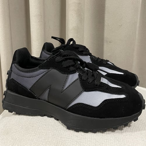 New Balance 327