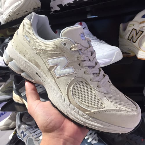 New Balance 2002R