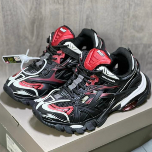 “Balenciaga “track2