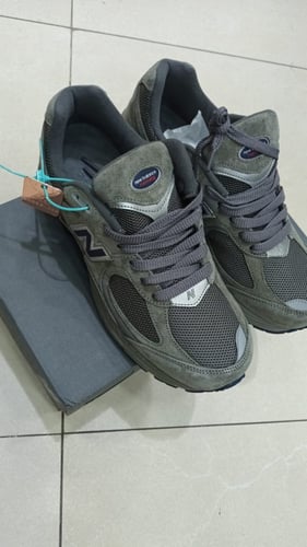 2002R OG 'Light Grey