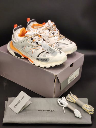 “Balenciaga “track1
