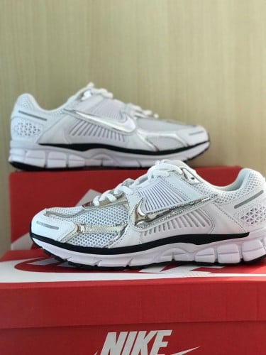 Nike Zoom Vomero 5 " SP