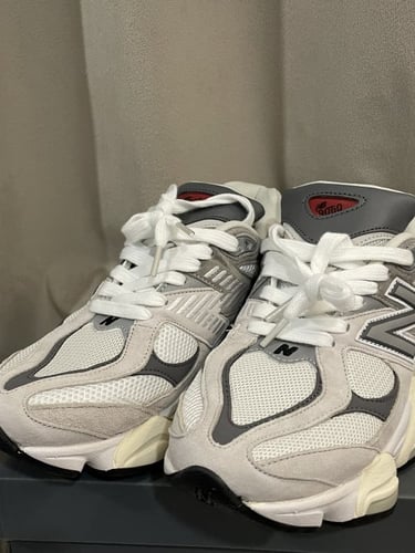 New Balance 9060