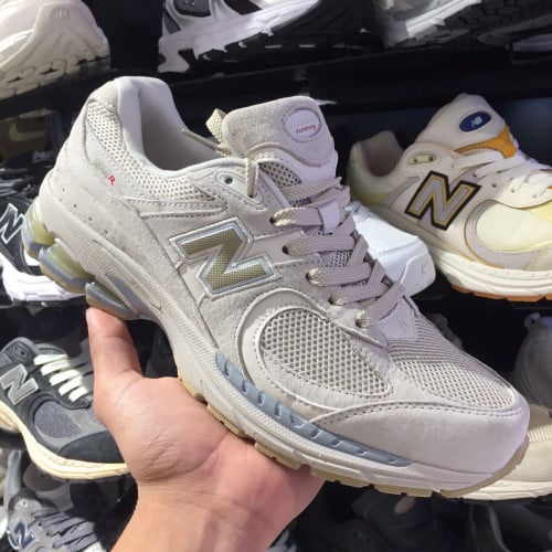 New Balance 2002R