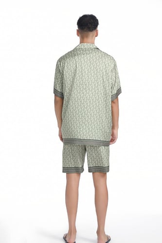 طقم حرير بطبعة جرافيك