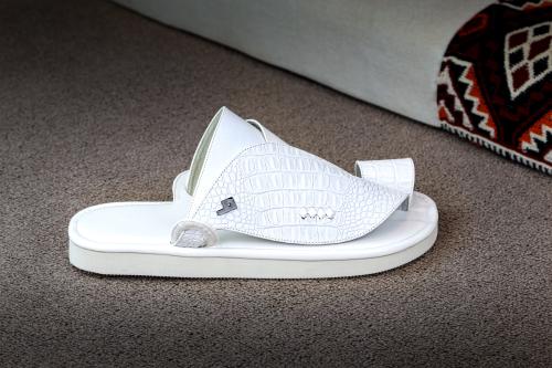 جلد التمساح ابيض (يفضل طلب مقاس اكبر)