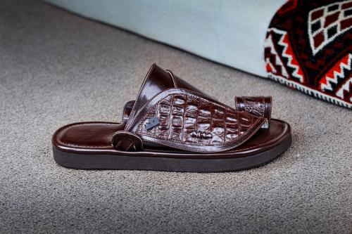 جلد التمساح بني قص (يفضل طلب مقاس اكبر)