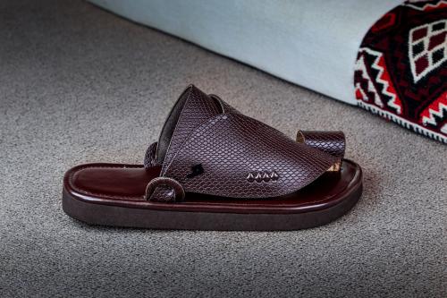 جلد سحلية بني غامق كامل(يفضل طلب مقاس اكبر)