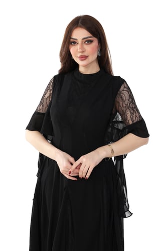 فستان أسود فخم بتفاصيل دانتيل
