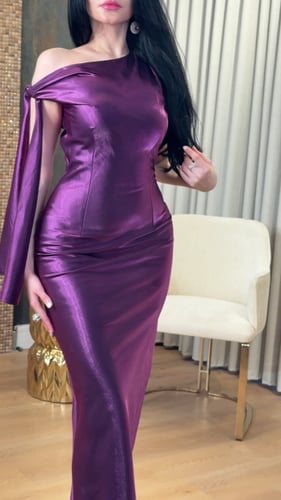 فستان سهرة بنفسجي بلمعة جذابة