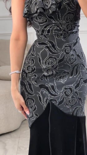 فستان مخمل بنقش بارز