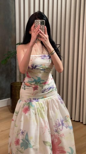 فستان صباح العيد بطابع مورد