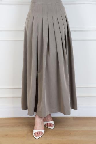 تنورة كلوش كريب بلون رملي ناعم