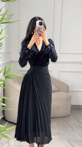 فستان اسود ميد لف