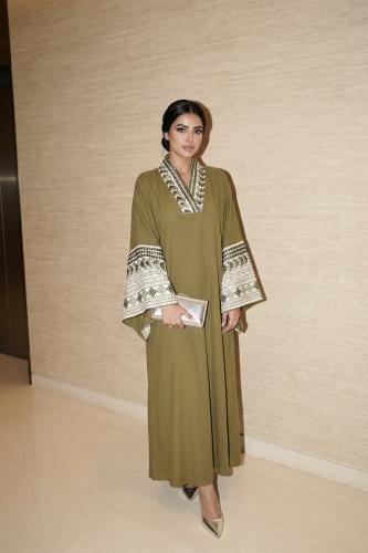 قفطان كتان بتطريز تراثي