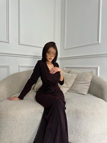 فستان طويل بلمعه