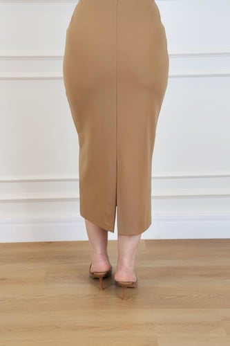 تنورة بخصر عالٍ – لون بيج كراميل