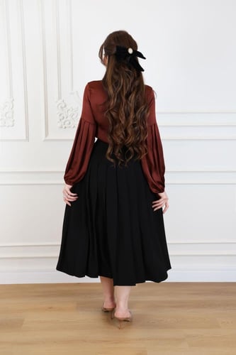 بلوزة بلون نحاسي ساتان