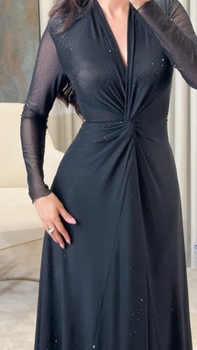 فستان تل ناعم اسود بكريستالات متناثرة