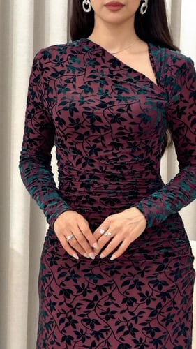 فستان تل ناعم بلون خمري بنقوش مخملية