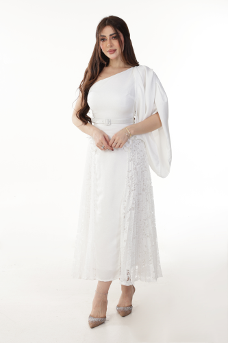 فستان جاكار أبيض بأكتاف أوف شولدر ودانتيل