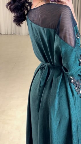 جلابية ستان بطابع بارز