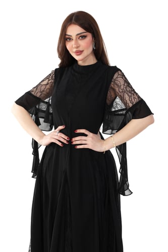 فستان أسود فخم بتفاصيل دانتيل