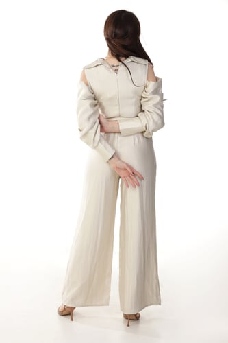 جمبسوت أنيق بأكمام بارزة