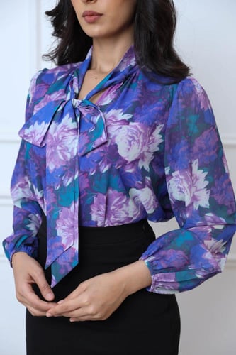 بلوزة شيفون مشجر