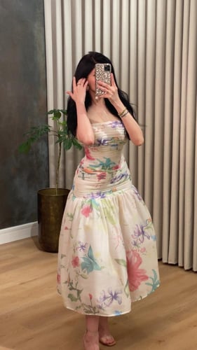 فستان صباح العيد بطابع مورد