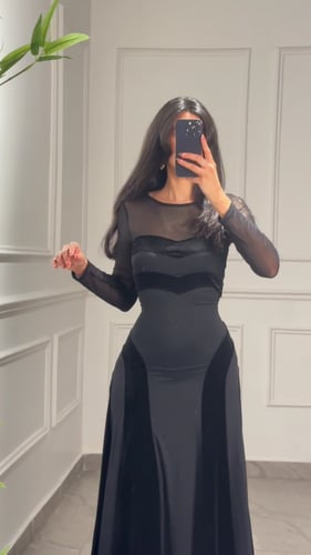 فستان سهرة مزين بمخمل Black