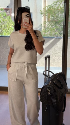 بنطلون رياضي بتصميم واسع وخصر مطاطي