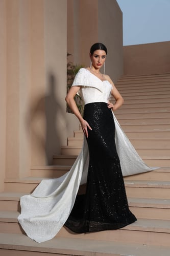 فستان سهرة أسود وأبيض فاخر