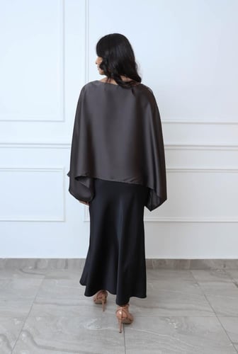 بلوزة ستان ناعم