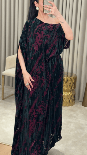 قفطان مخملي بنقشة فنية