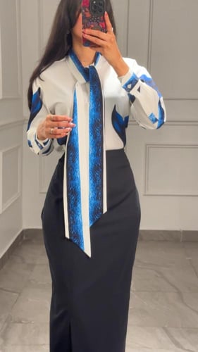 بلوزة برباط على رقبة