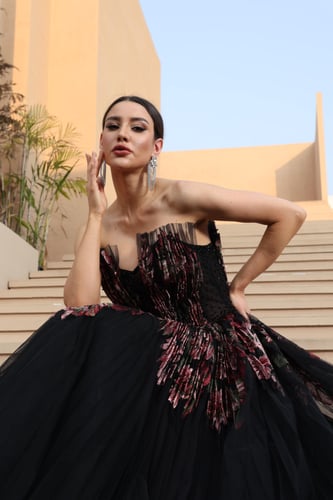 فستان سهرة فخم بتصميم أنيق