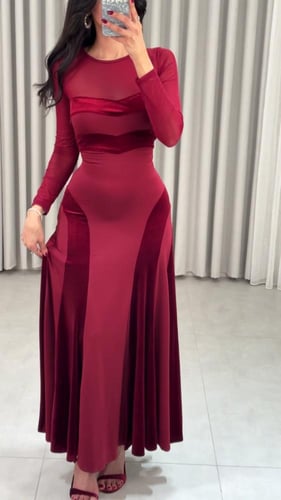 فستان سهرة برغندي مزين بمخمل