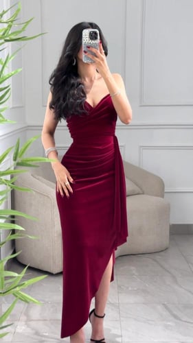 فستان توب مخمل غير متماثل الطول