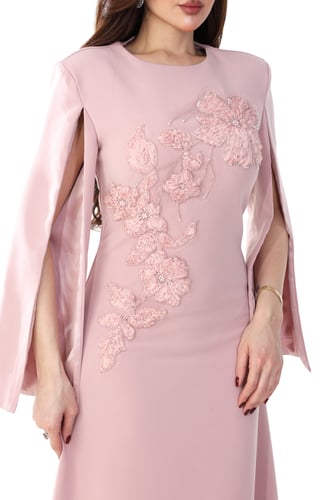 قفطان كريب ثقيل مزين بكشكشه من التل والتطريز