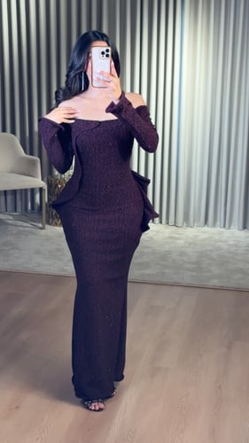 فستان بتصميم اوف شولدر