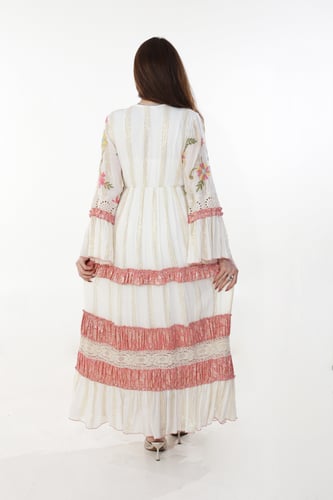 جلابية قطن مكسر مزينة بتطريز وخيوط ذهبية