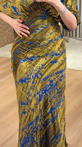 فستان مخملي بألوان زيتوني ذهبي و ازرق